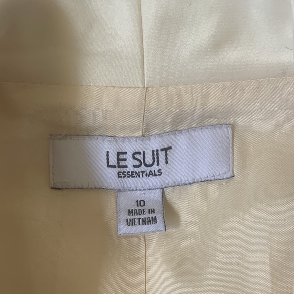 COPY - Cream maxi skirt suit rosette brooch satin notch collar nonwrinkling EUC - Picture 3 of 11